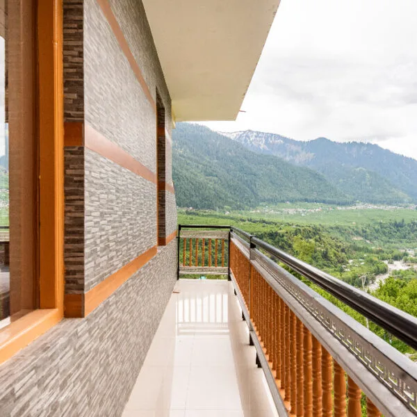 3N/4D Delhi-Manali-Delhi Family Package